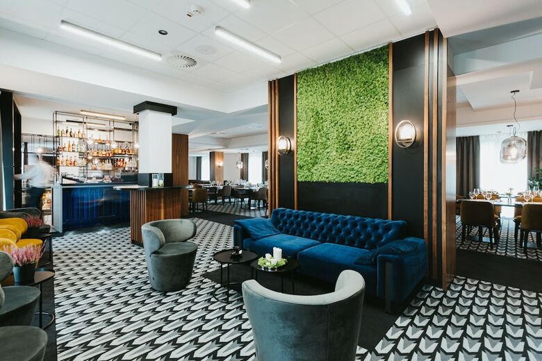 Garden Square Hotel