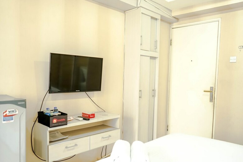 Cozy Studio Room Kalibata City Apartment