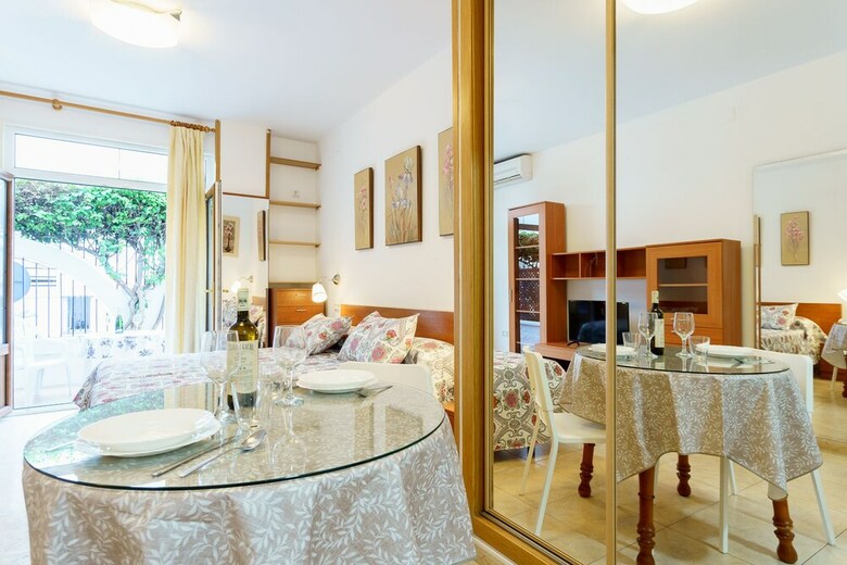 Malagasuite Studio On The Beach Apartment