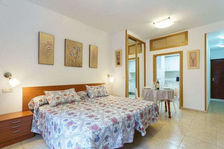 Malagasuite Studio On The Beach Apartment