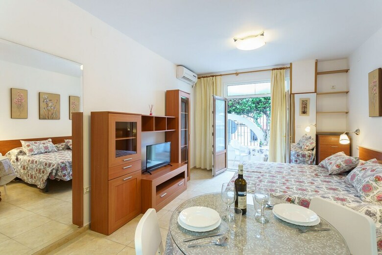 Malagasuite Studio On The Beach Apartment
