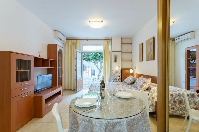 Malagasuite Studio On The Beach Apartment