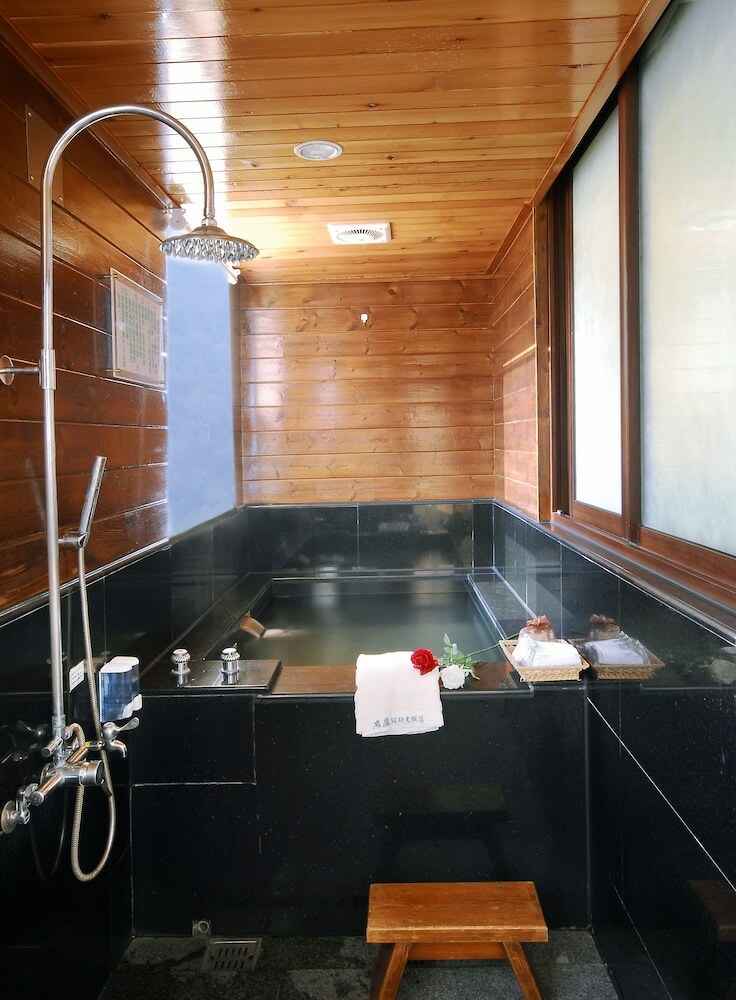 Ming Lu Holiday Hotel