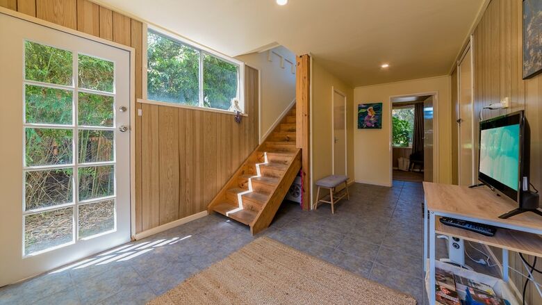 Inverloch Beach Hut - Close To Beach And Shops!
