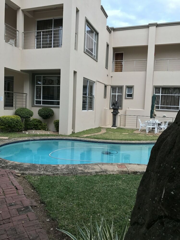 Hotel Global Village Guest House