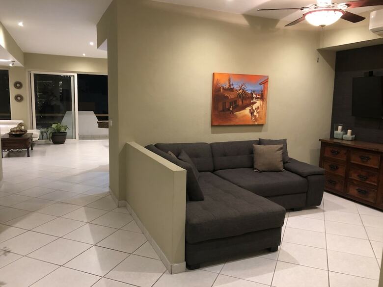 Luxury Condo Romantic Zone-beach