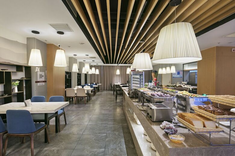 Qianna Qianxun Boutique Hotel