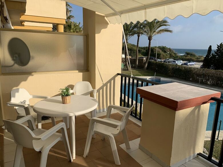 Apartamentos Estudio Primera Linea de Playa 50 Mtrs