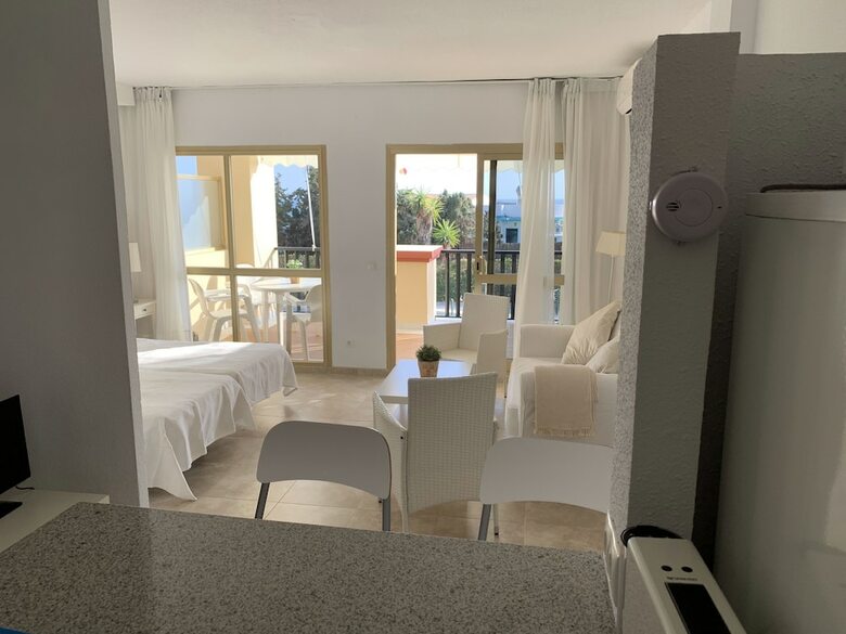 Apartamentos Estudio Primera Linea de Playa 50 Mtrs