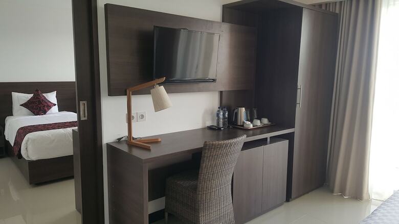 Hotel Adhiloka
