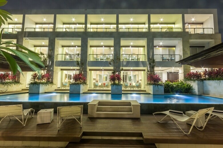 Hotel Adhiloka