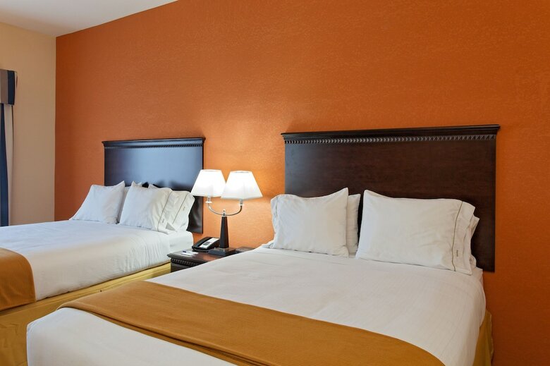 Holiday Inn Express Hotel & Suites Talladega