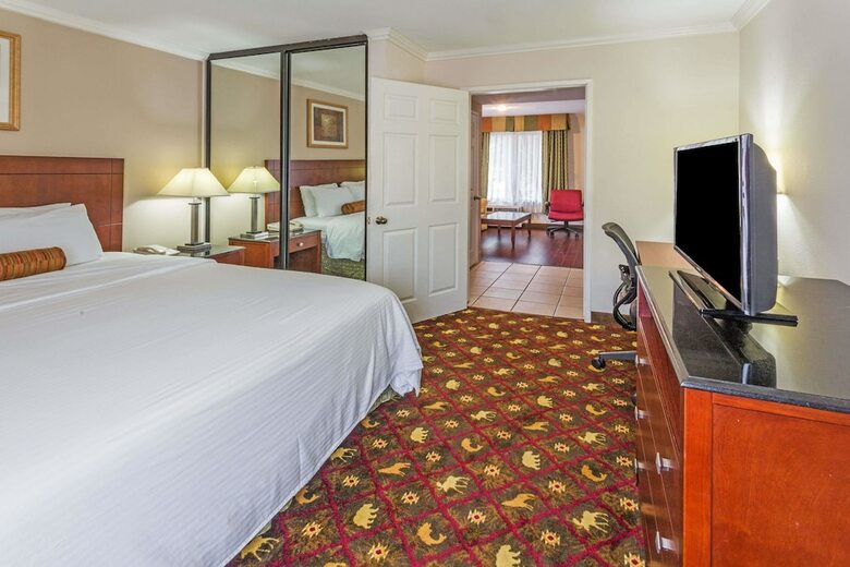 Hotel Howard Johnson By Wyndham Pasadena
