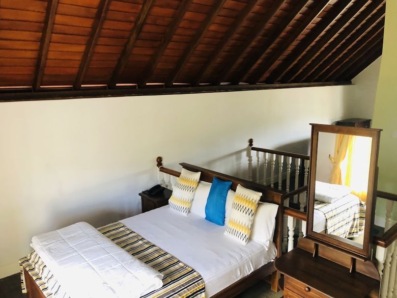 Hotel Swiss Cottage