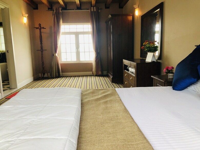 Hotel Swiss Cottage