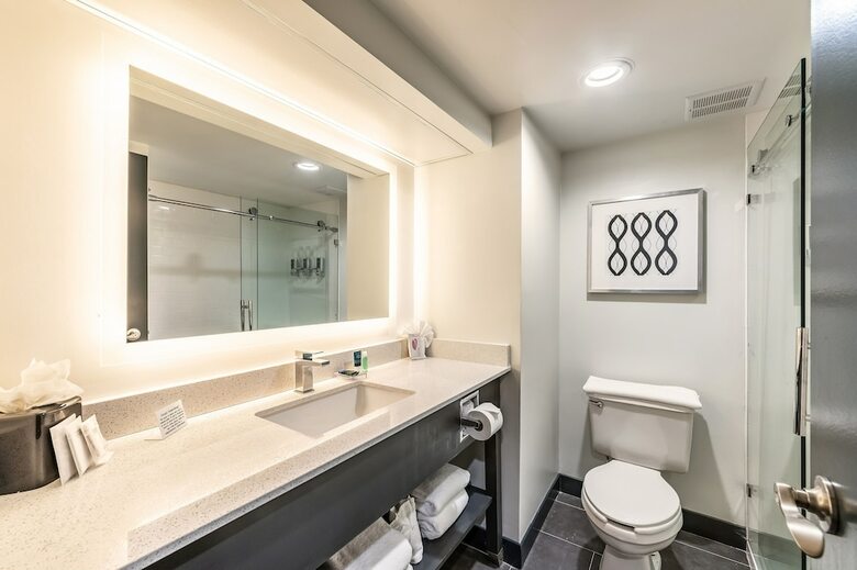 Hotel Four Points By Sheraton Greensboro Airport