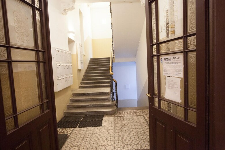 Spacious 3 Bedroom Apartment In Popular Vinohrady