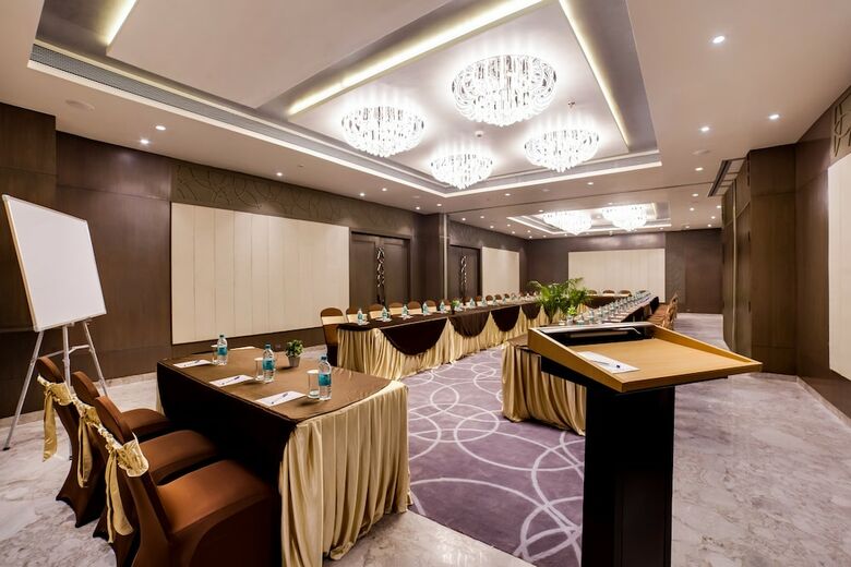Hotel The Fern Residency Bhopal