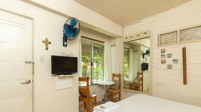 Hotel Casamara Garden Tagaytay