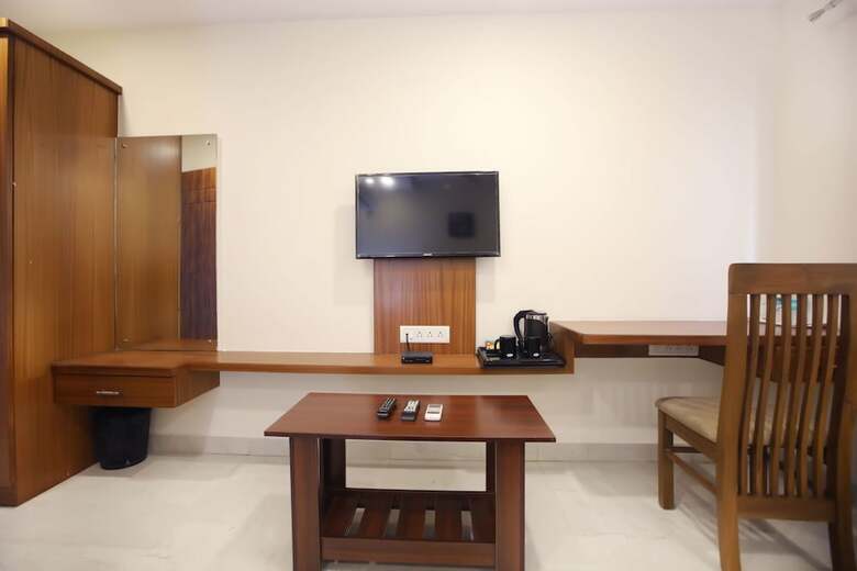 Hotel Anjani Suites