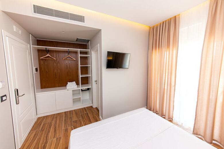 Inada Hotel