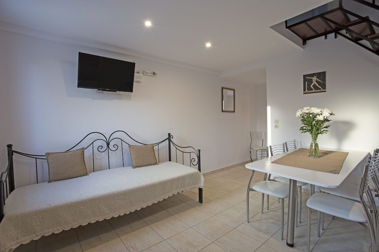 The Birds Villa Included Car Rental