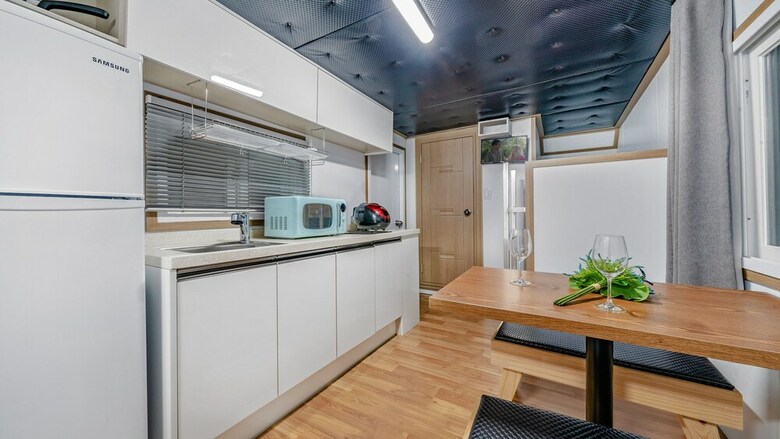 Gapyeong Saeyeon Caravan - Glamping