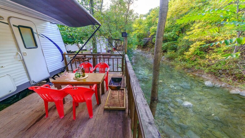 Gapyeong Saeyeon Caravan - Glamping