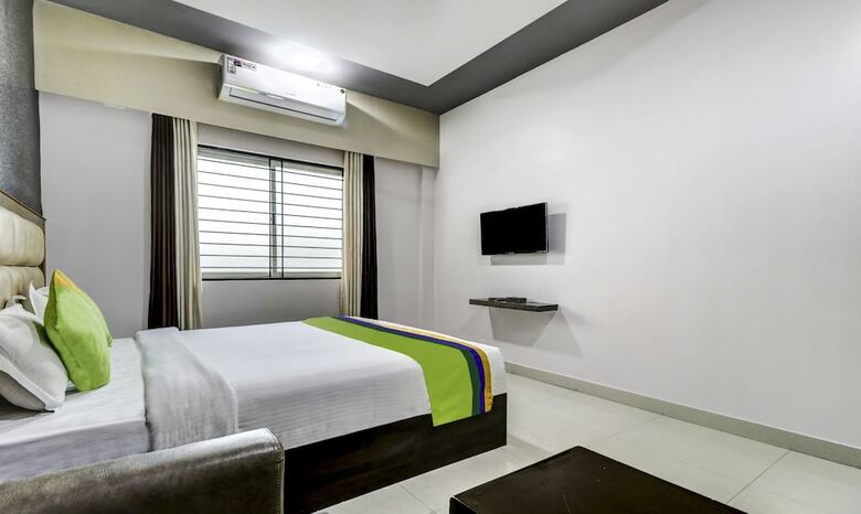 Treebo Trend Hotel Sahara Suites