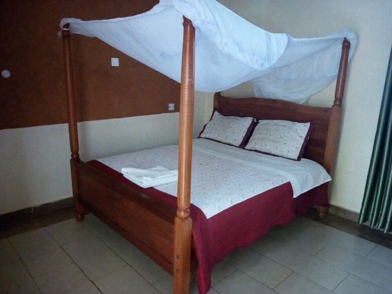 Hotel Salanka Inn & Guest House