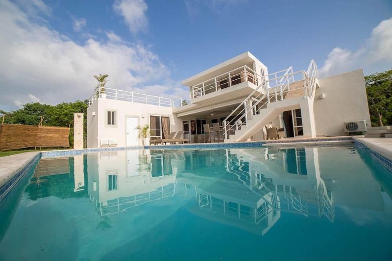Spectacular Private 3 Bedroom Villa In Gated Community