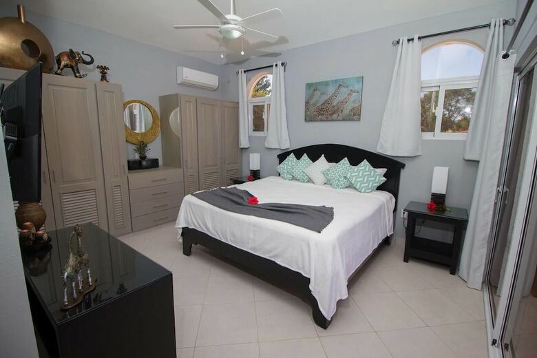 One Of A Kind 6 Bedroom Luxury Villa