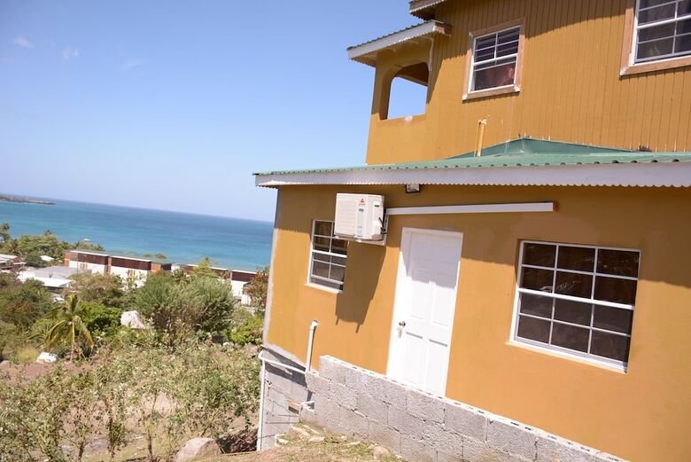Hillview Apartments