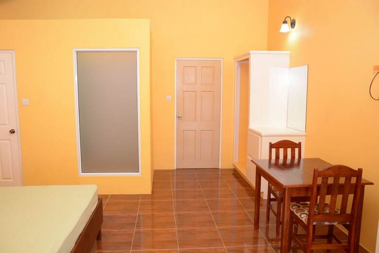 Hillview Apartments