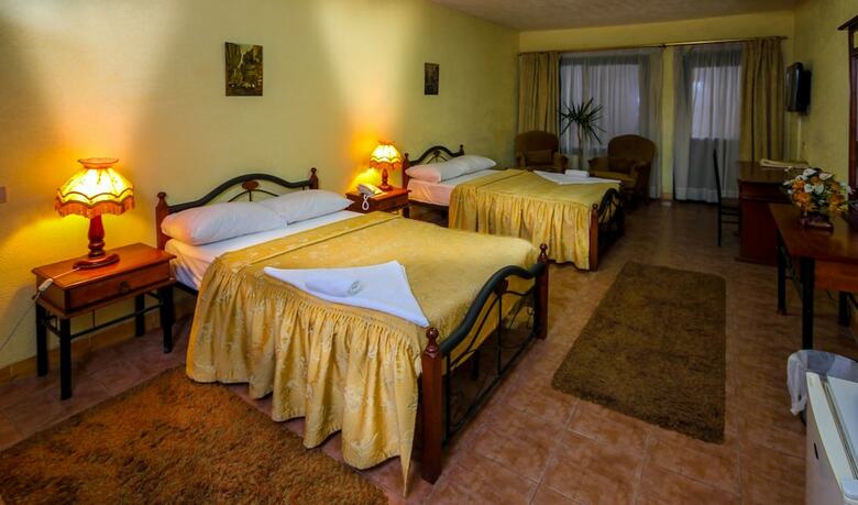 Hotel Adham Compound