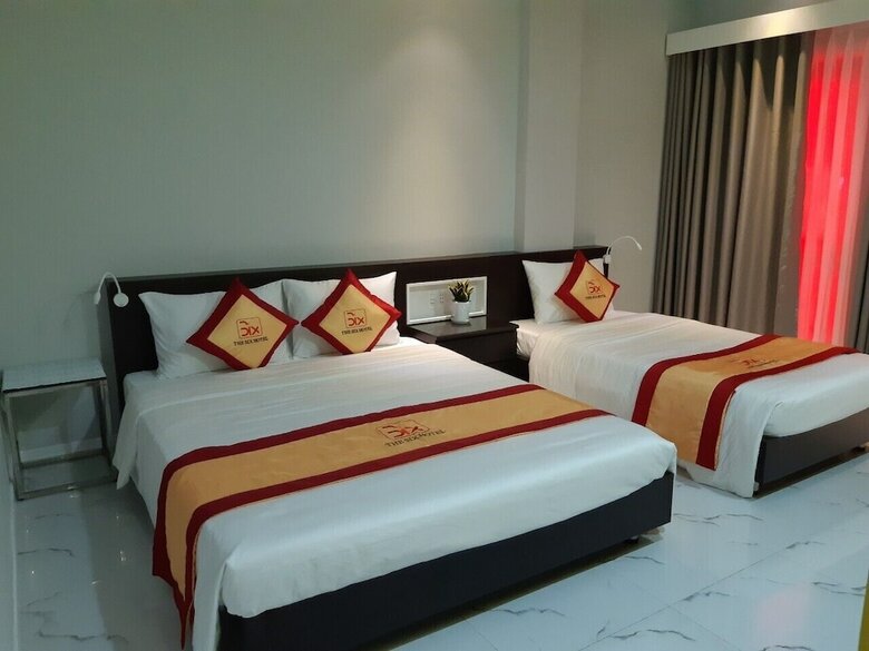 The Six Hotel