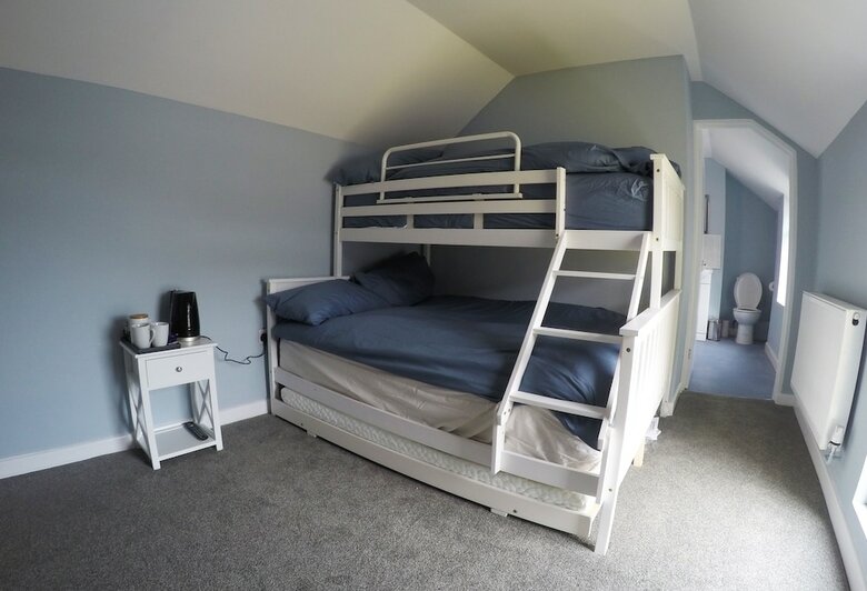 Hostal The Chapel House Hostel