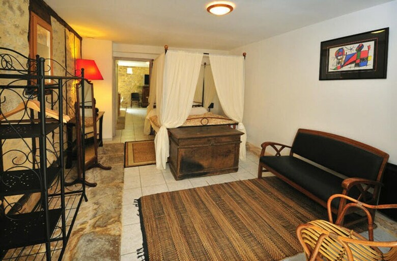 Hotel H�tel Le Saint Robert
