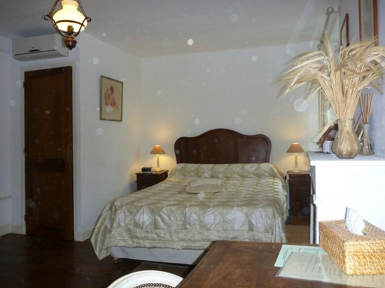 Hotel H�tel Le Saint Robert