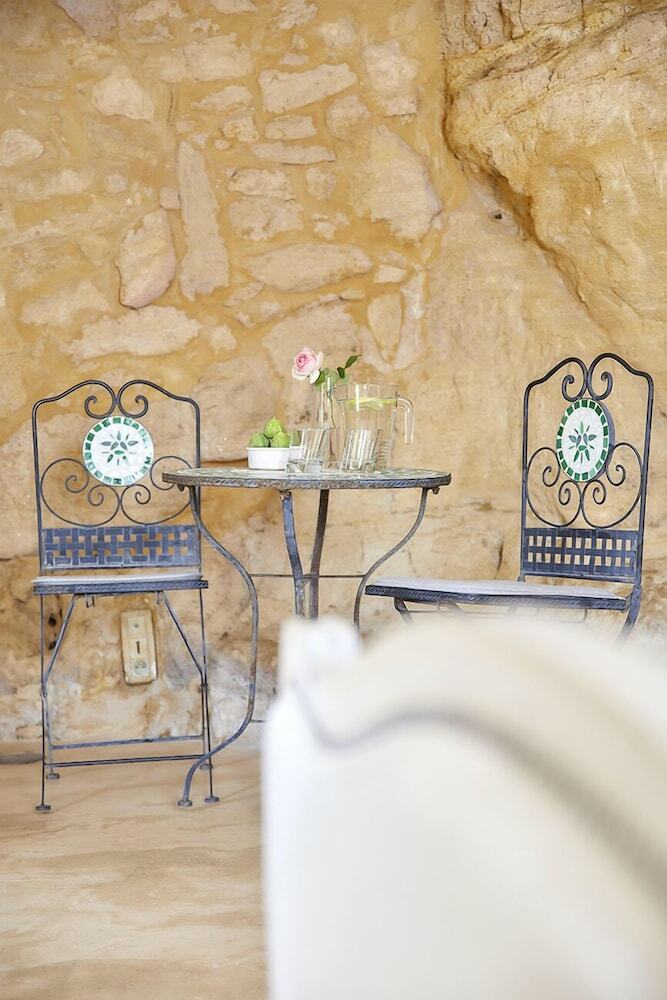 Hotel La Maison Bleue - La Chambre Troglodyte