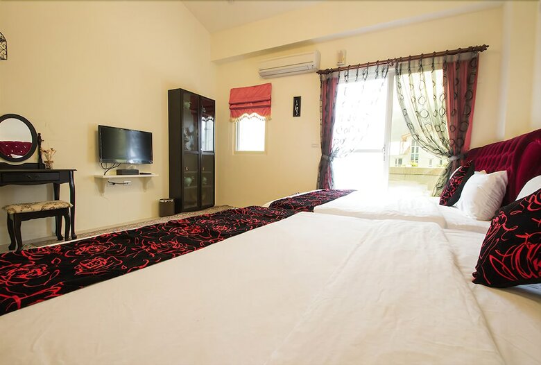 Z. H. Garden Hotel