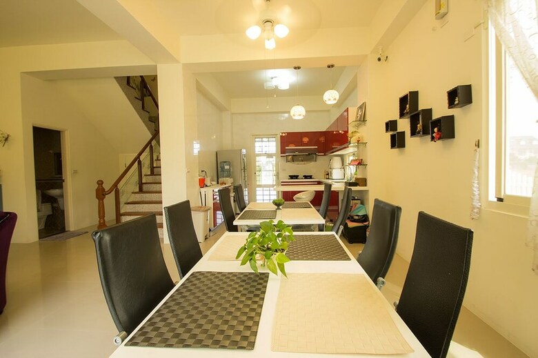 Z. H. Garden Hotel