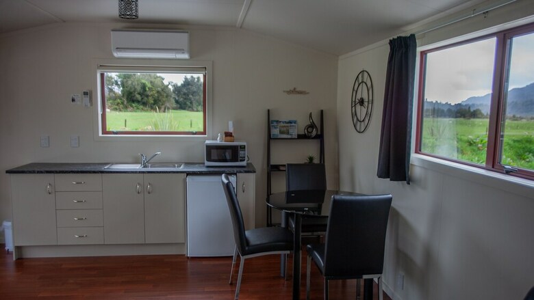 Te Awa Cottages