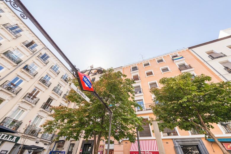 3 Bd Apartment Perfect Location In Plaza de Chueca