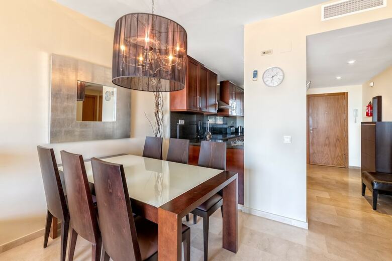 Malibu 8 - Stunning 2br Sea View Condo, Heated Pool