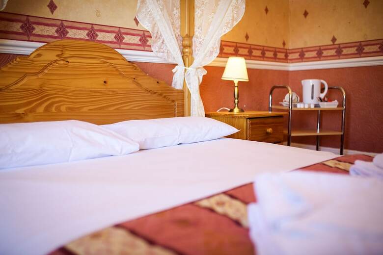 Delmont Hotel