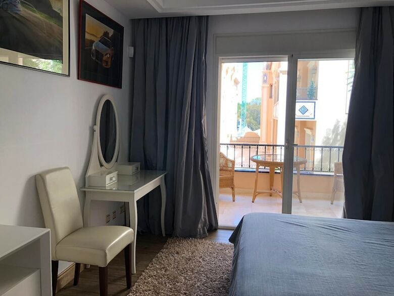 Room "golden Mile Marbella"