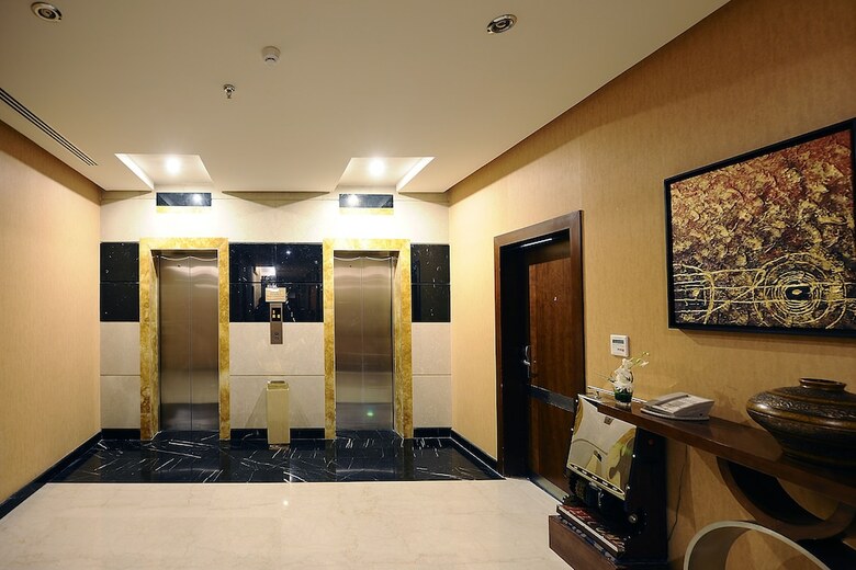 Hotel Al Hamra Palace By Warwick