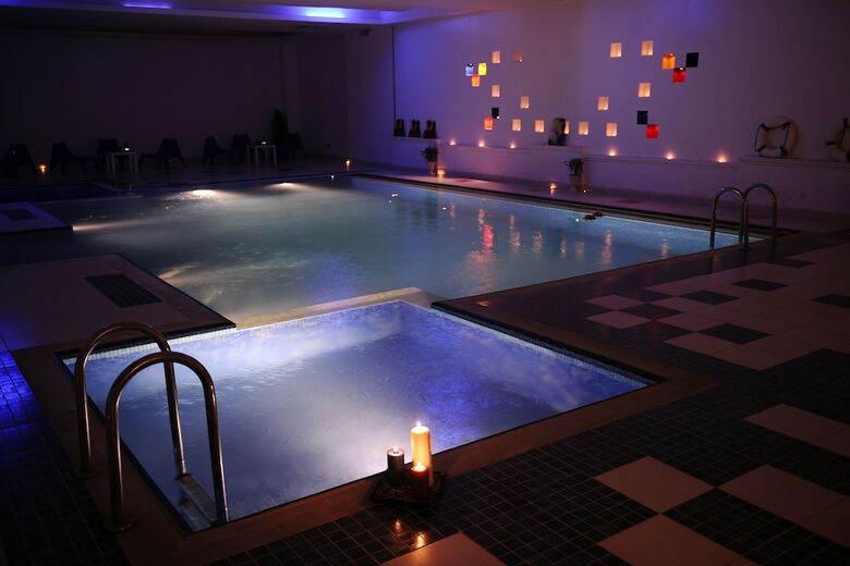 Hotel Al Hamra Palace By Warwick
