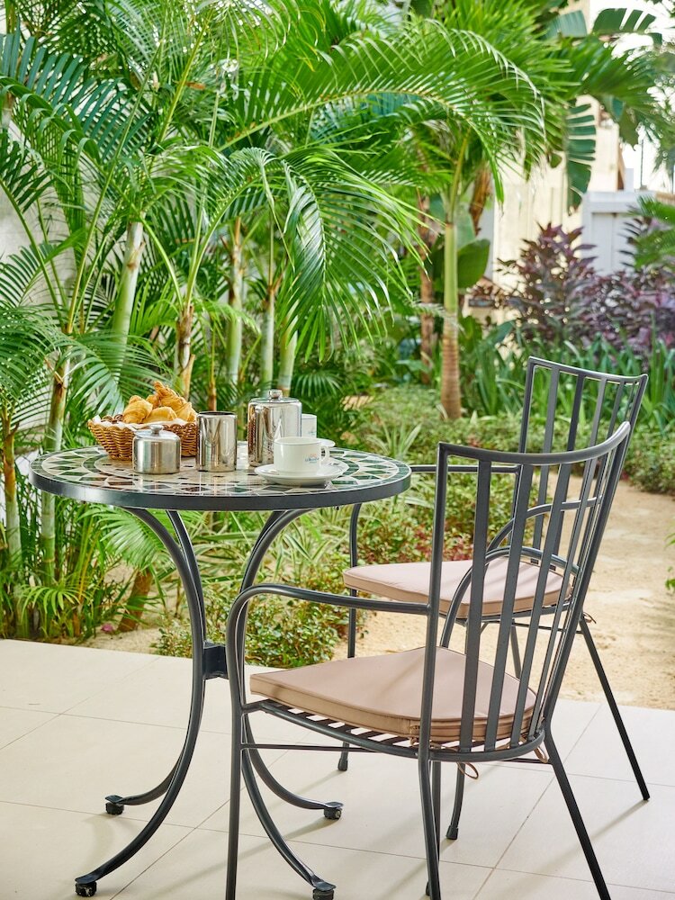 Le Beachclub Serviced Apartments And Villas